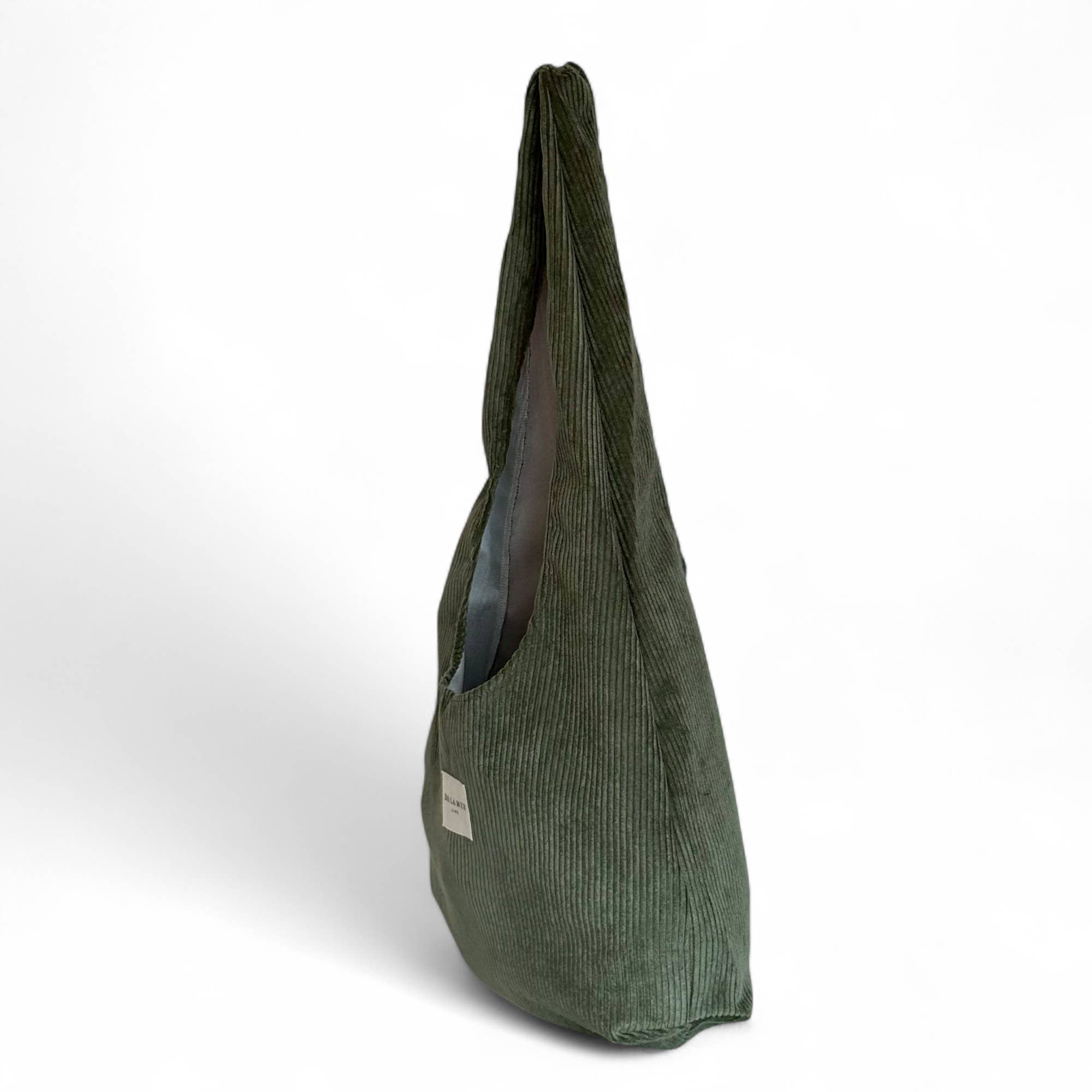 Sac ovale en velours vert à bandoulière d’Espagne