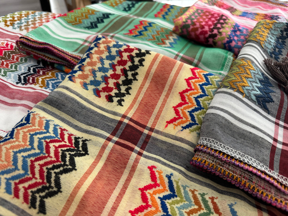 Kufiya blanche éclatante (keffieh) | Fabriquée en Jordanie / Vibrant Pure White Kufiya (Keffiyeh) | Made in Jordan