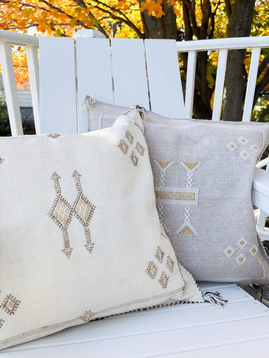 MAROC: Housse de Coussin en Soie de Cactus Carrée Grise Premium