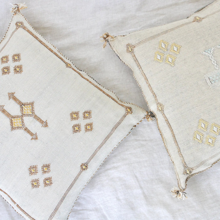 MAROC: Housse de Coussin Carrée Premium OffWhite en Soie de Cactus