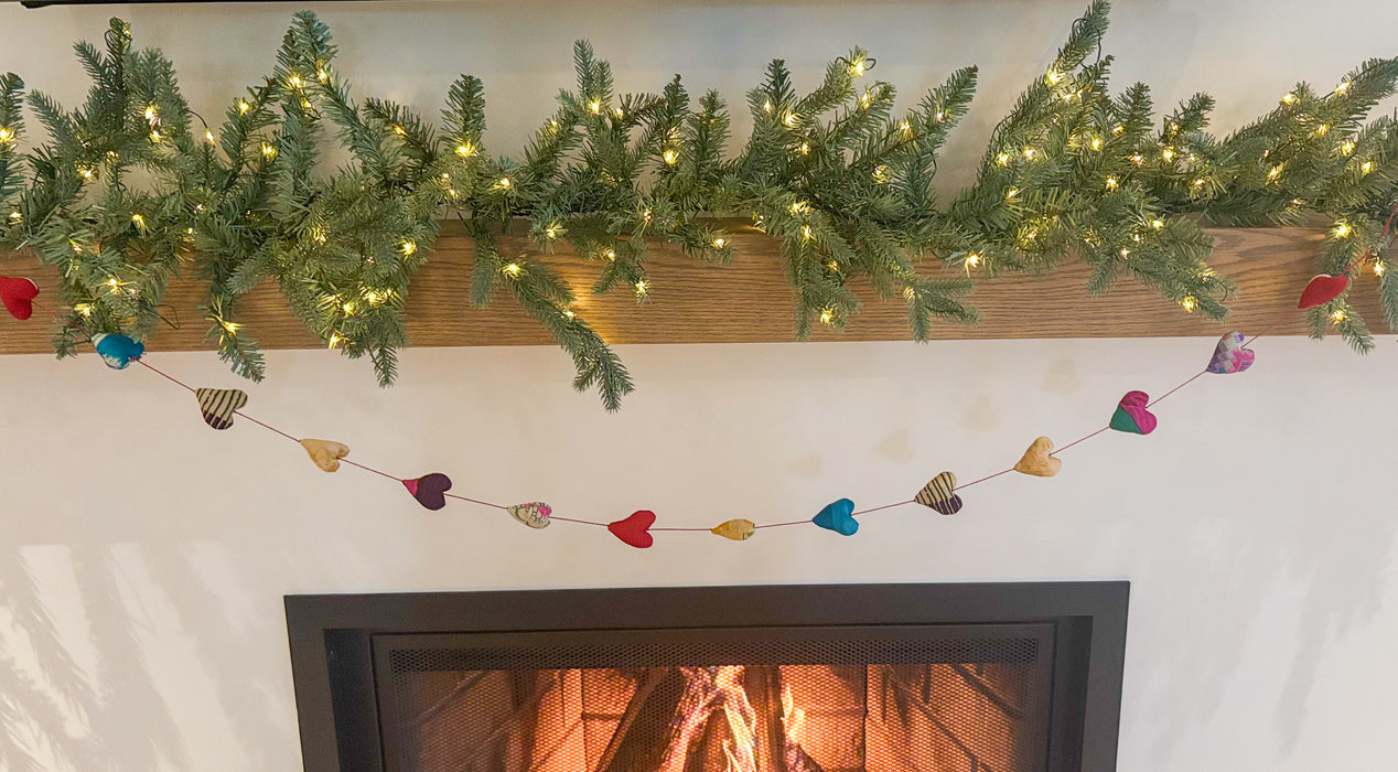 INDE: Guirlande de sari recyclée - Cœurs