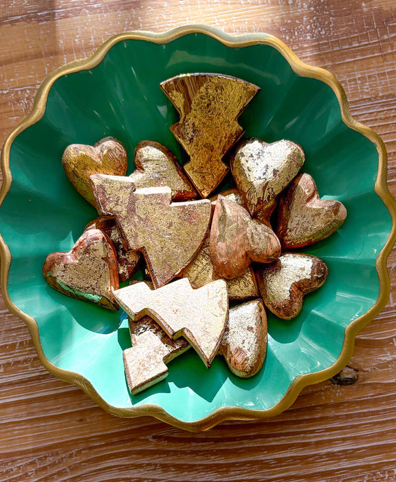 INDE: Ensemble de 15 décorations dorées en forme de cœur et d'arbre