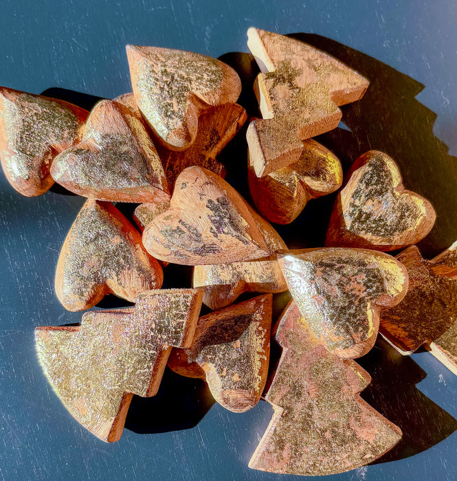 INDE: Ensemble de 15 décorations dorées en forme de cœur et d'arbre