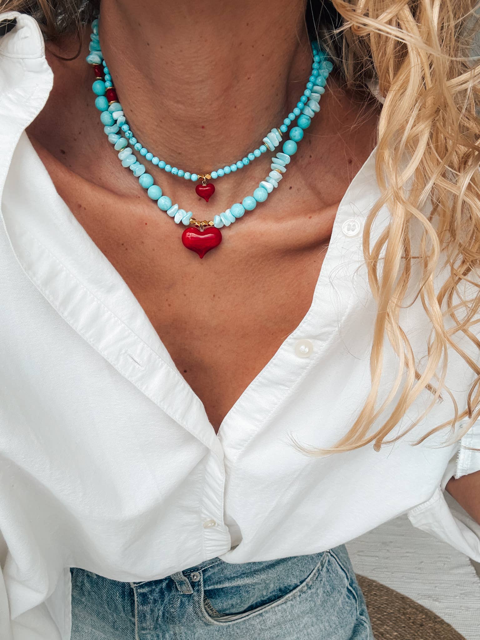 Colliers de perles turquoise avec cœur rouge - de Grèce