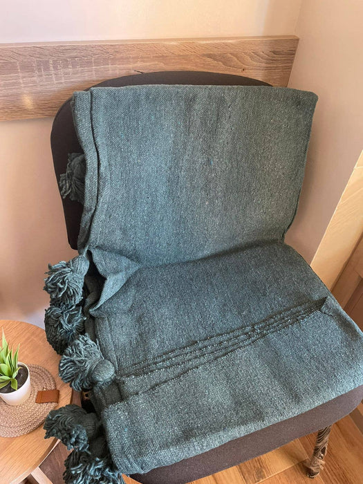 MAROC: Couverture Plaid à Pompons Feldgrau Premium Fait Main au Maroc