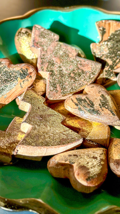 INDE: Ensemble de 15 décorations dorées en forme de cœur et d'arbre