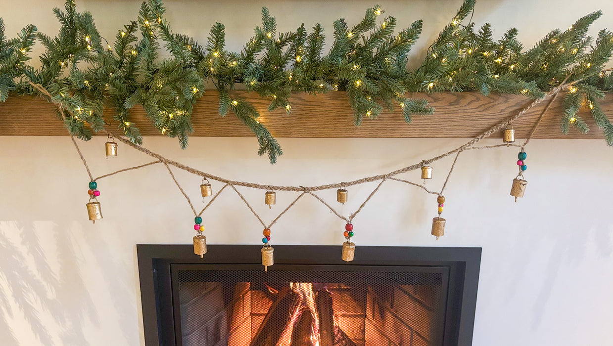 INDE: Guirlande en jute avec clochettes et perles