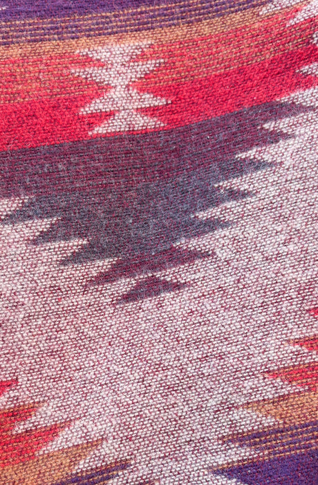 Couverture de plage bourgogne et beige en laine de Tofino Canada