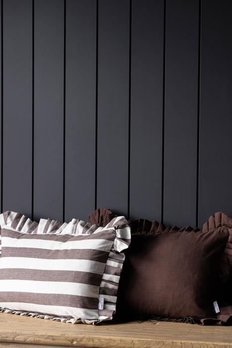 Housse de Coussin Lombaire à Volants Rayure Épaisse Marron