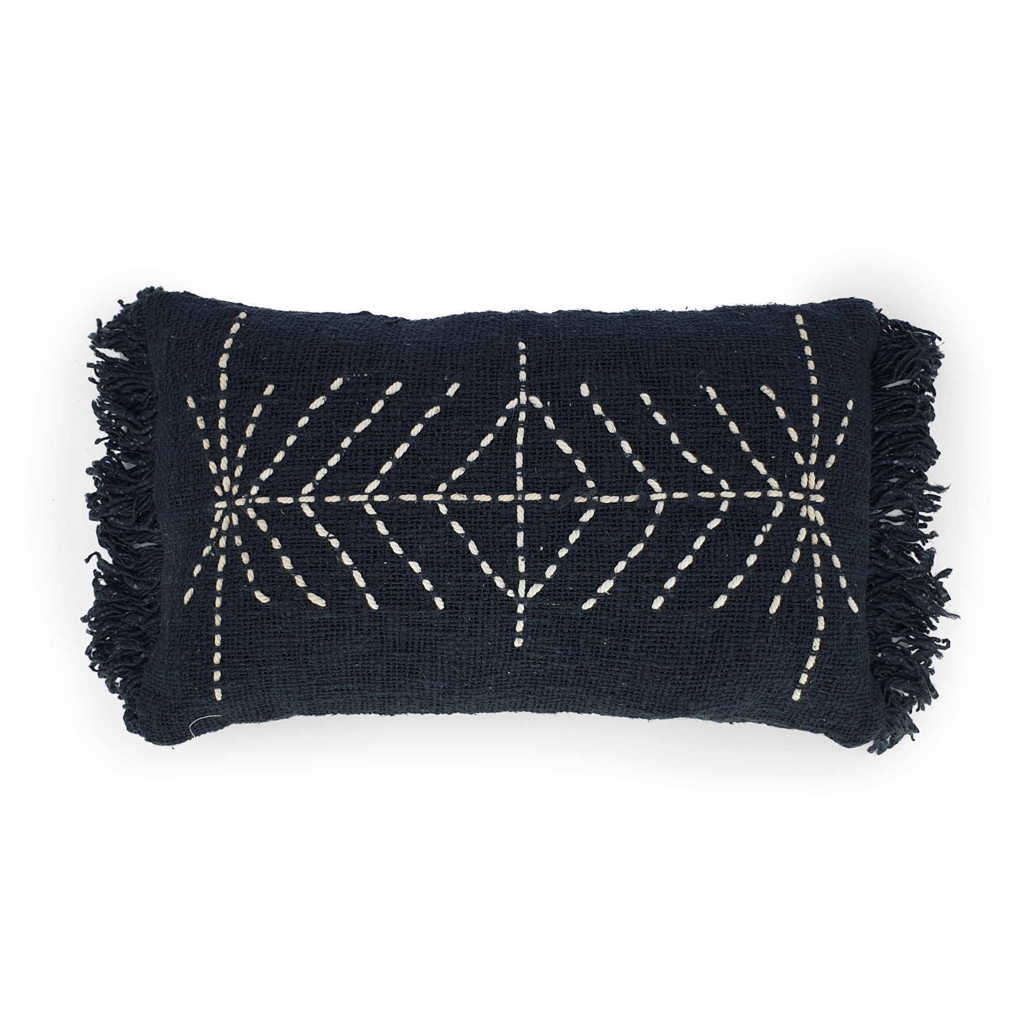 Housse de coussin en coton brodé noir avec franges de Bali