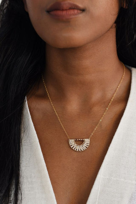 Collier Olakira demi-lune- rose